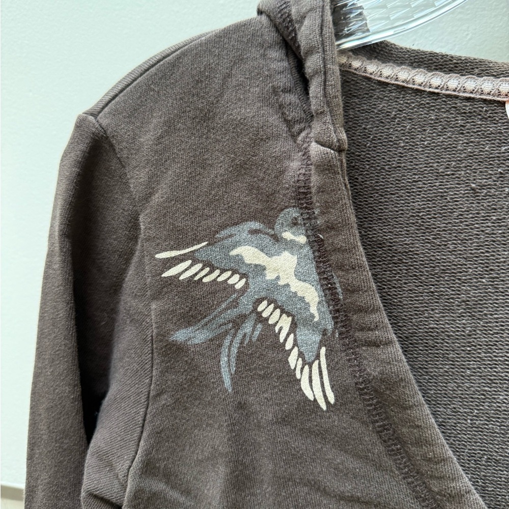 Beautiful Lucy brown hoodie with bird design on front and back in size small - Picture 6 of 9
